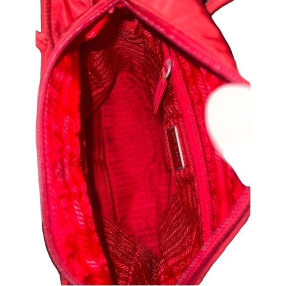 BIN046.12 Authentic Prada Italy Vintage Tessuto Red Nylon Shoulder Tote - Picture 12 of 12